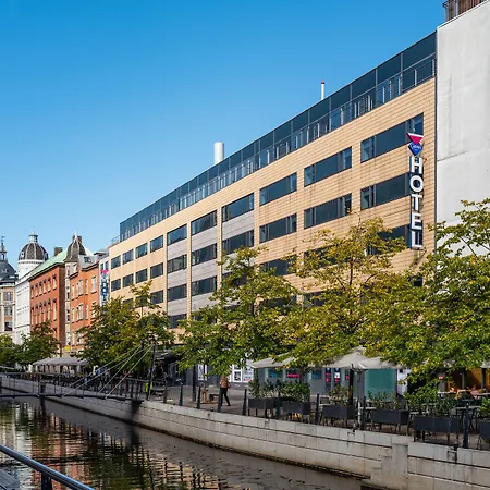 奥尔胡斯卡宾酒店